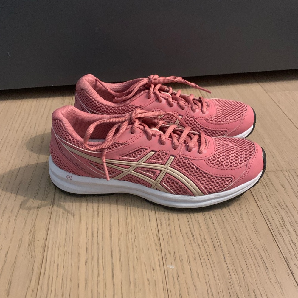 ASICS running shoe women’s size 8